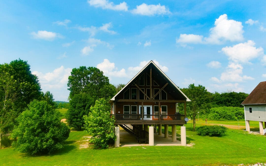 Multi-Level Luxurious Cabin For Sale On  The Banks Of The Current River, In Doniphan Missouri